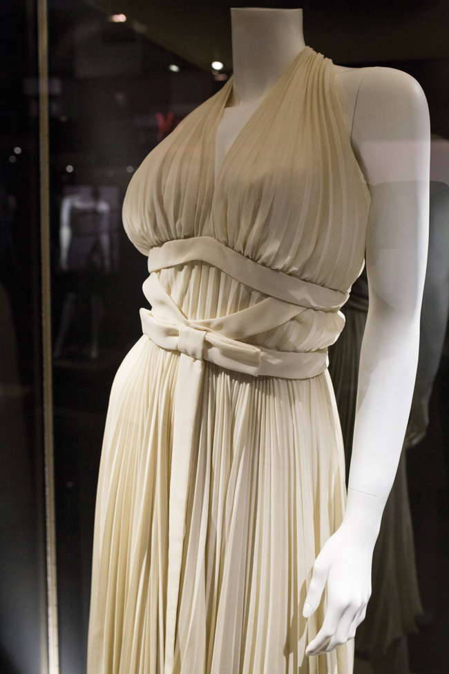 vestito bianco di W. Travilla indossato da Marilyn Monroe in Quando la moglie è in vacanza