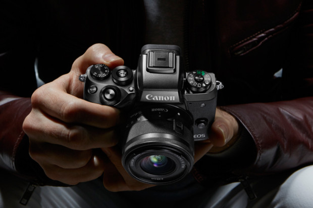 Canon EOS M5, mirrorless al top