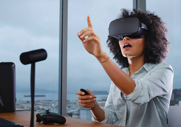 Oculus Rift + Touch costano 200 dollari in meno