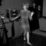 Monica Vitti in sala doppiaggio - Archivio storico Luce