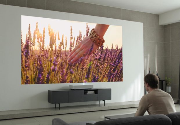 LG HU85L, proiezione a tiro corto in 4K