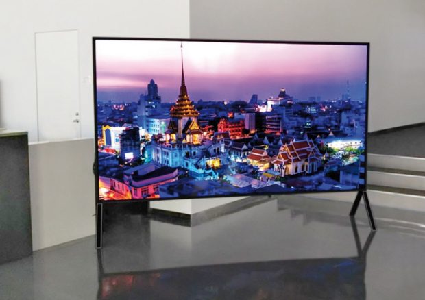 Sharp da record con il 120 pollici 8K e 5G