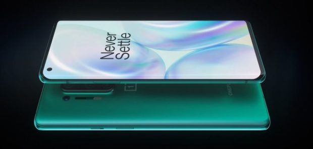 OnePlus 8 e 8 Pro, svelati prezzi e dettagli