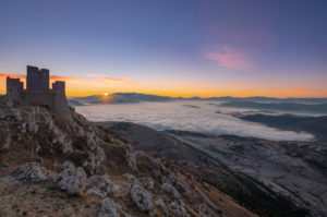 ©Simone Sbaraglia Un'alba a Rocca Calascio, Abruzzo