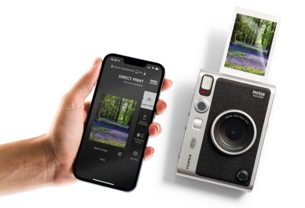 Fujifilm instax mini Evo Hybrid, vintage e istantanea