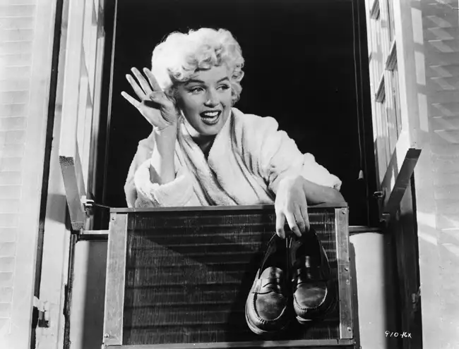 THE SEVEN YEAR ITCH / QUANDO LA MOGLIE È IN VACANZA Images Courtesy of Park Circus/Walt Disney Studios